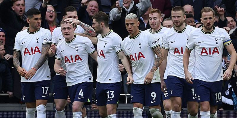 Cầu thủ được vinh danh là huyền thoại tại The Lilywhites 